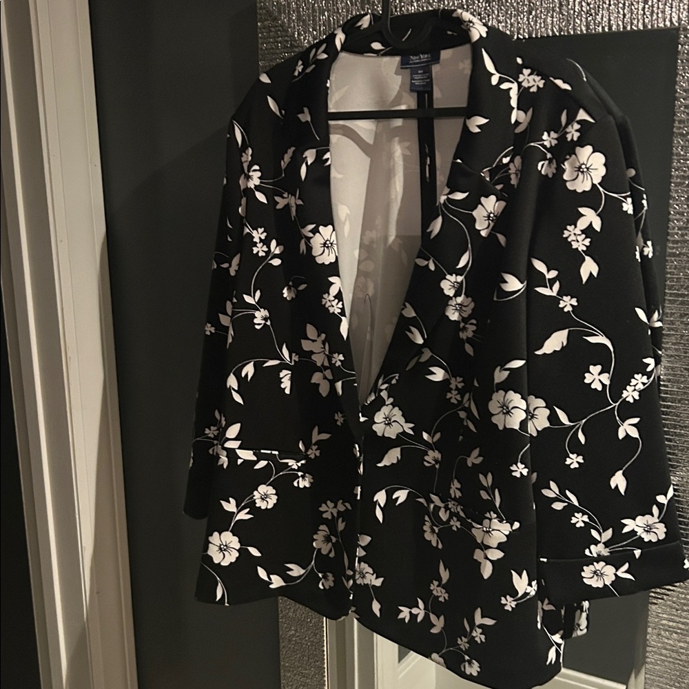Floral Black and White Blazer